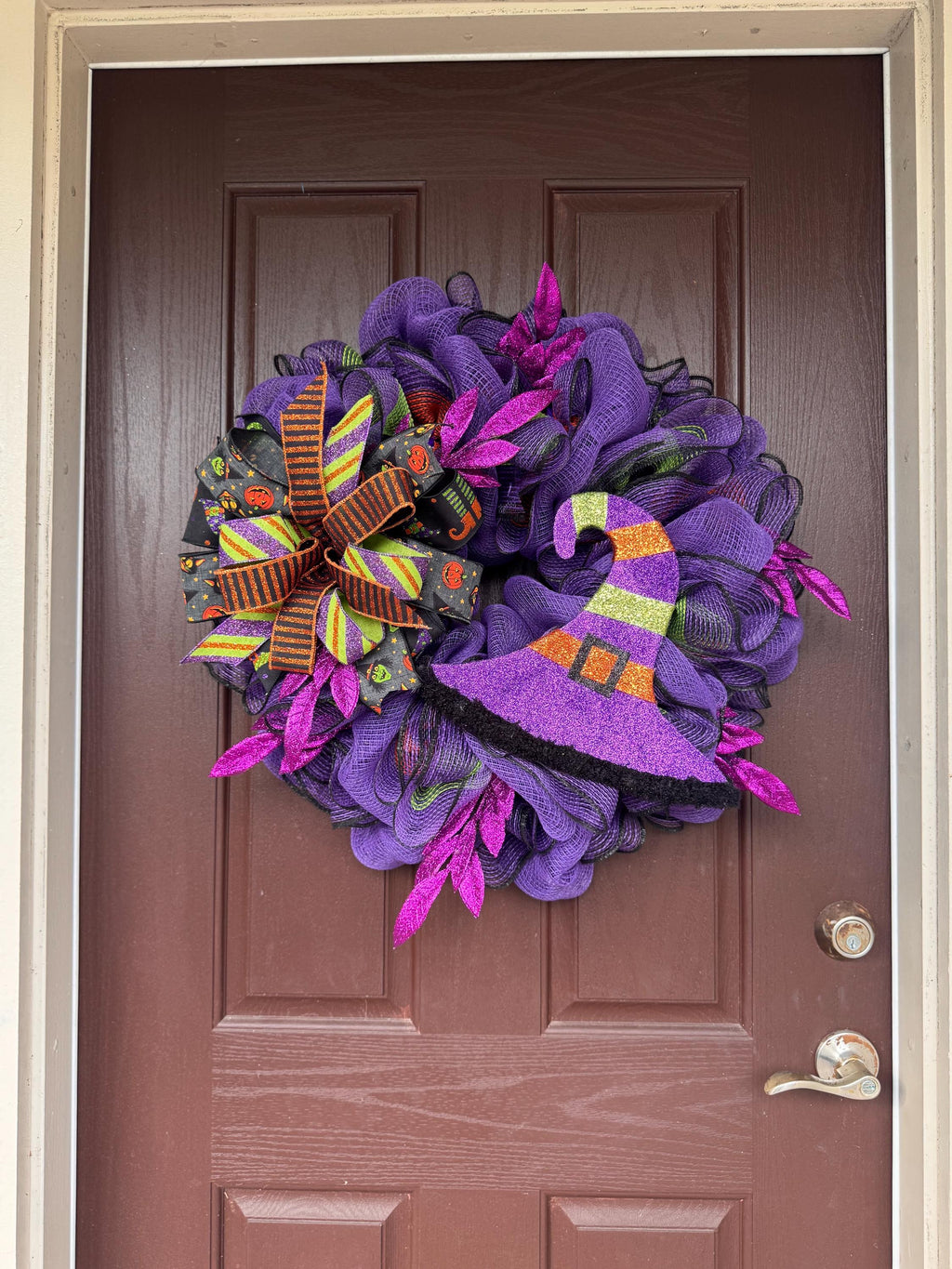 Witch Hat Halloween Wreath, Whimsical Witch Theme, Purple and Black Halloween Wreath, Spooky Door Decor, Witch Wreath Decor, Large Halloween