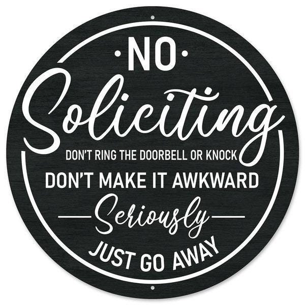 Funny No Soliciting Wreath Sign – 12" Round Metal Door Sign Front Porch Decor